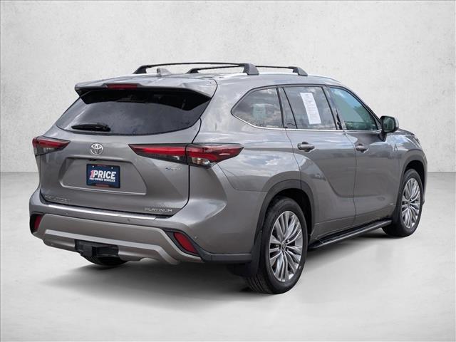 2025 Toyota Highlander Hybrid Platinum