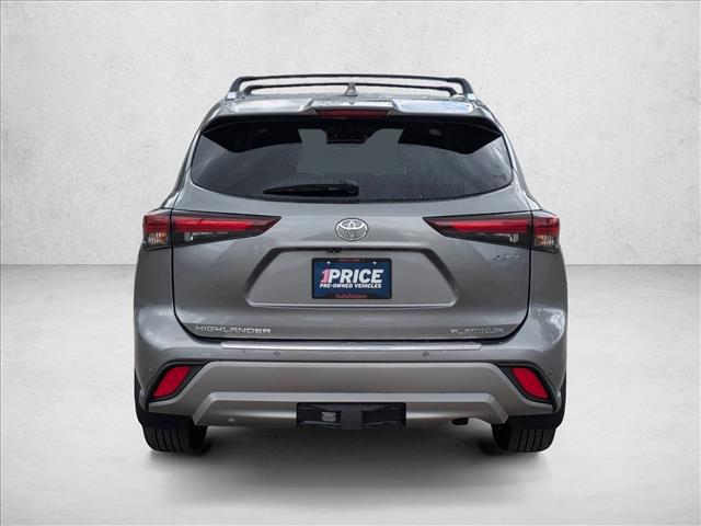 2025 Toyota Highlander Hybrid Platinum