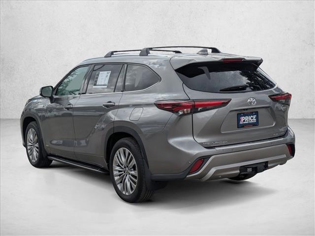 2025 Toyota Highlander Hybrid Platinum