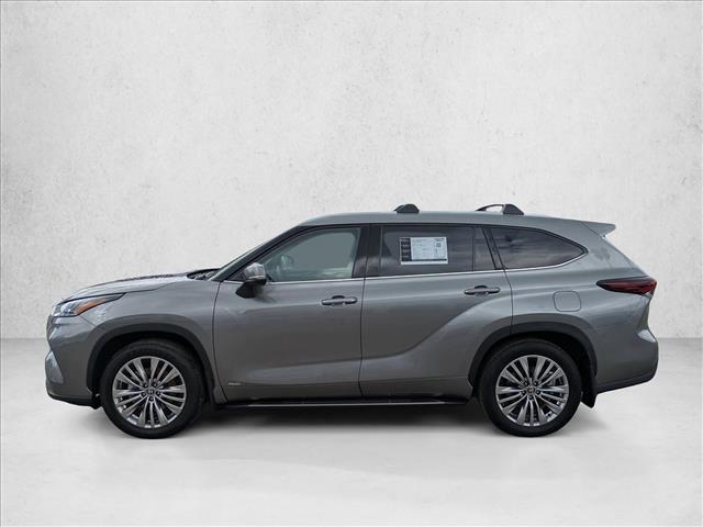 2025 Toyota Highlander Hybrid Platinum