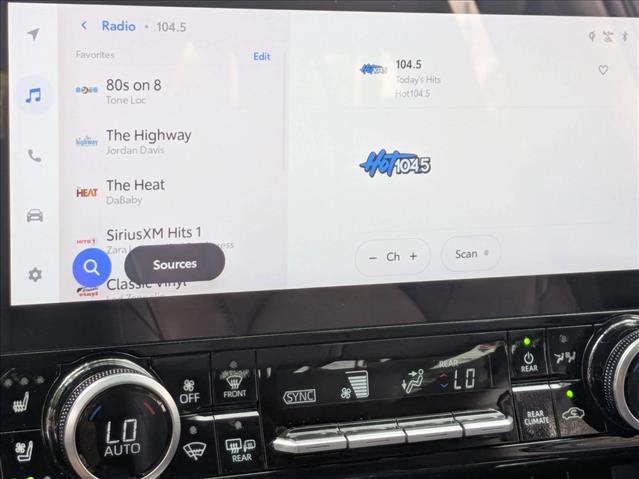 2025 Toyota Highlander Hybrid Platinum