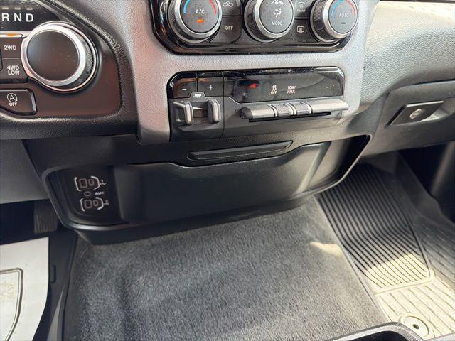 2023 Ram 1500 Big Horn Crew Cab 4x4 5'7" Box