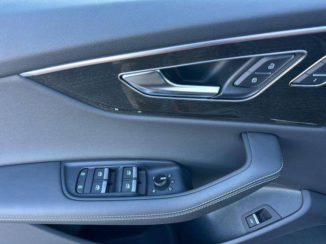 2023 Audi Q8 Premium Plus 55 TFSI quattro Tiptronic