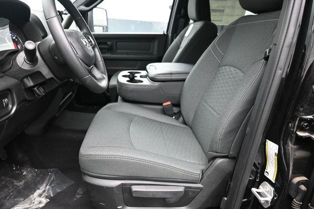 2026 Ram 2500 Black Express Crew Cab 4x4 64 Box