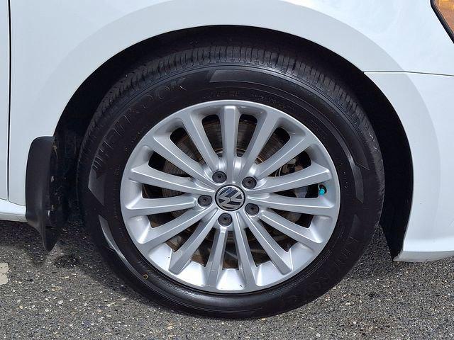2016 Volkswagen Passat 1.8T SE