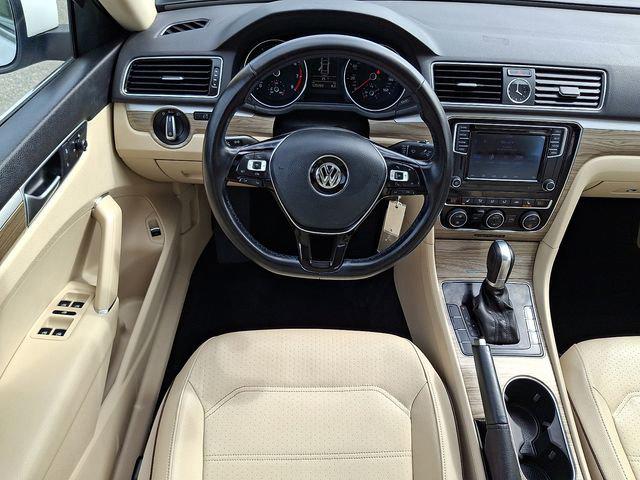 2016 Volkswagen Passat 1.8T SE