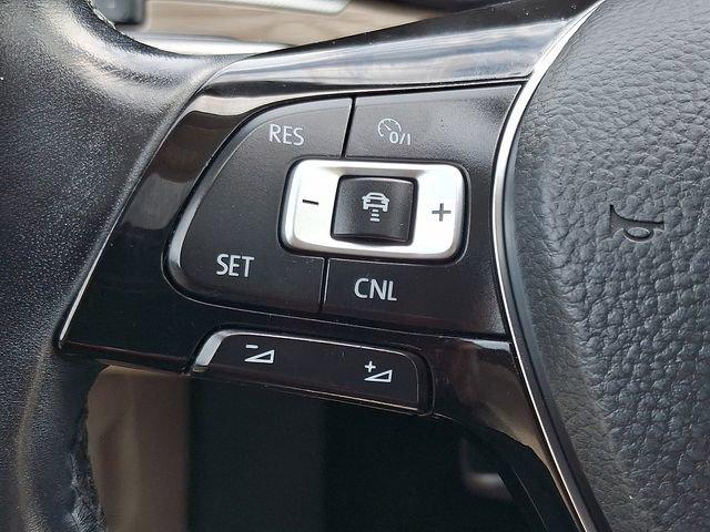 2016 Volkswagen Passat 1.8T SE