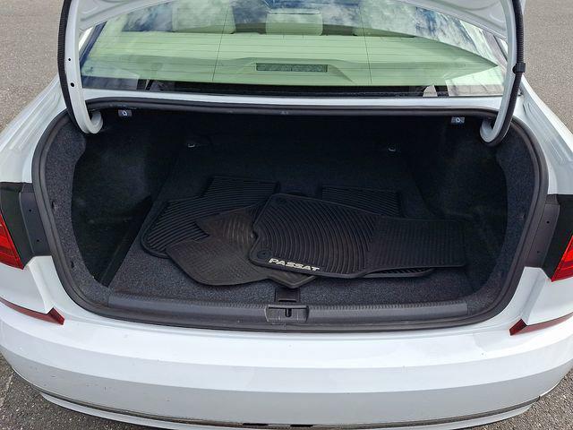 2016 Volkswagen Passat 1.8T SE