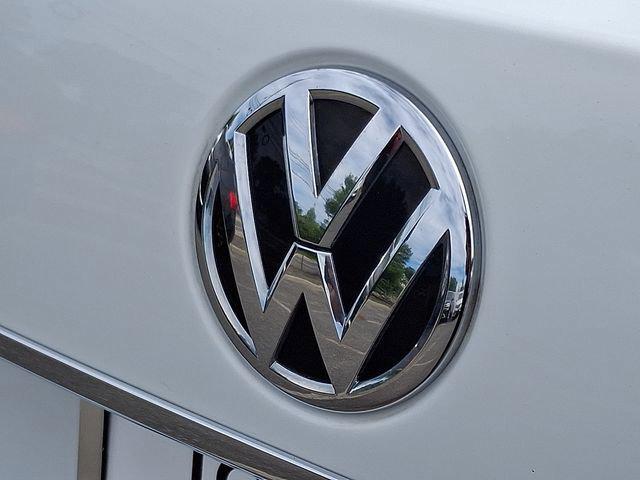 2016 Volkswagen Passat 1.8T SE