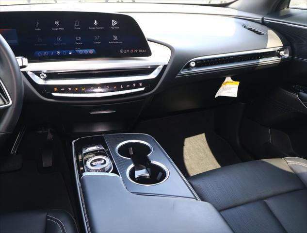2024 Cadillac iQ Luxury w/1SC