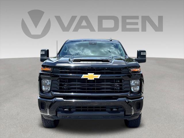 2024 Chevrolet Silverado 2500HD 4WD Crew Cab Standard Bed Custom