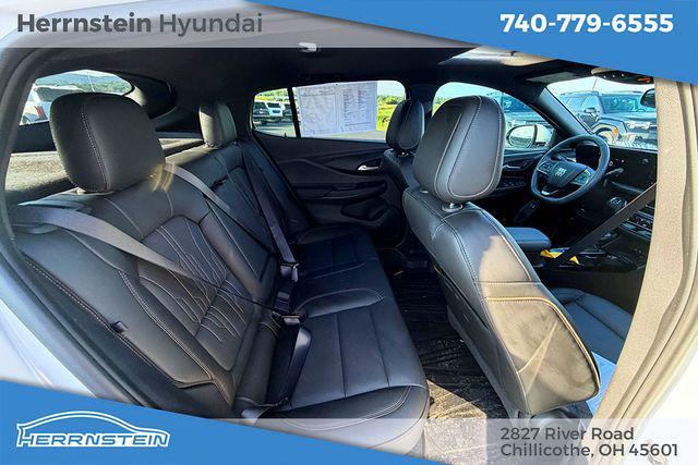 2025 Buick NV Avenir FWD