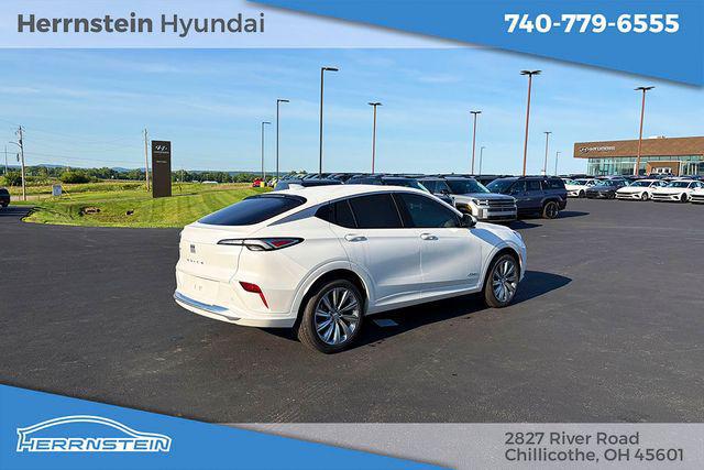 2025 Buick NV Avenir FWD