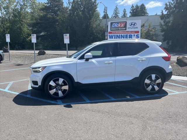 2019 Volvo XC40 T5 Momentum