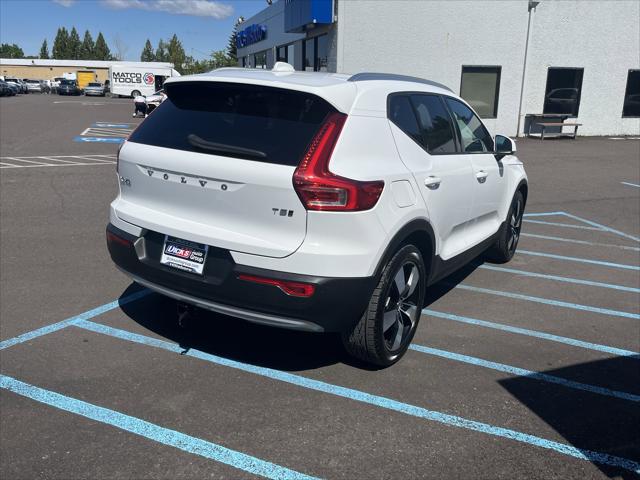 2019 Volvo XC40 T5 Momentum