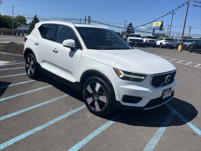 2019 Volvo XC40 T5 Momentum