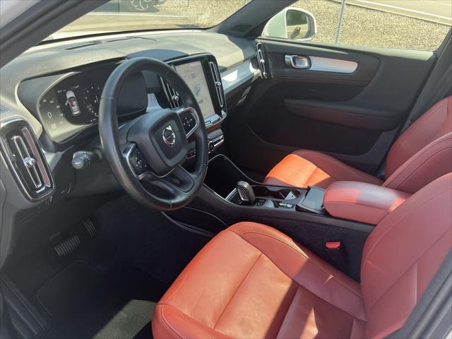 2019 Volvo XC40 T5 Momentum