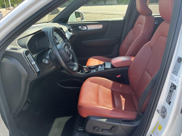 2019 Volvo XC40 T5 Momentum