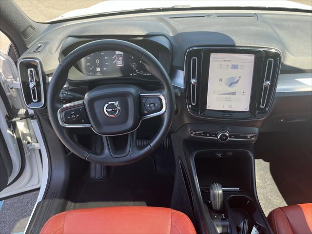 2019 Volvo XC40 T5 Momentum