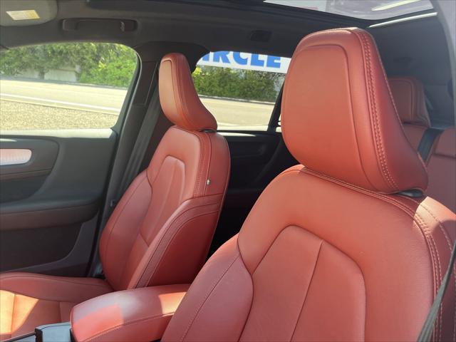 2019 Volvo XC40 T5 Momentum