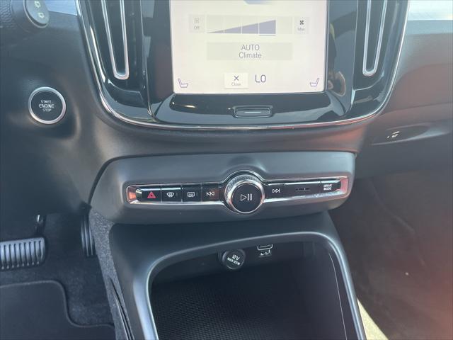 2019 Volvo XC40 T5 Momentum