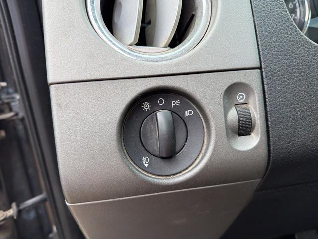 2007 Lincoln Mark LT Base