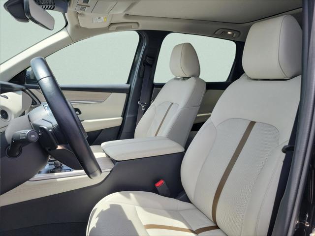 2024 Mazda X-90 Premium Plus