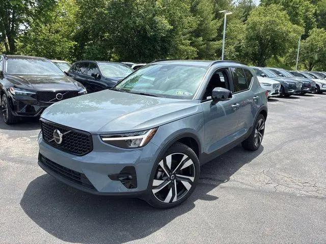 2023 Volvo XC40 B5 Plus Dark Theme for sale in Wexford, PA