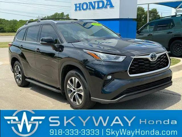 2020 Toyota Highlander XLE for sale in Bartlesville, OK