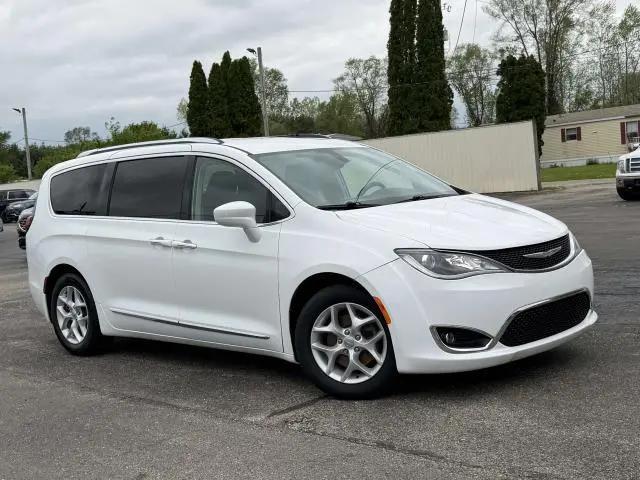 2018 Chrysler Pacifica Touring L for sale in St Louis, MI