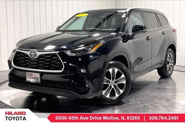 2022 Toyota Highlander XLE for sale in Moline, IL