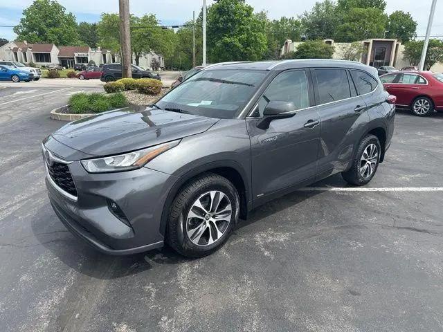 2020 Toyota Highlander Hybrid XLE for sale in Boardman, OH