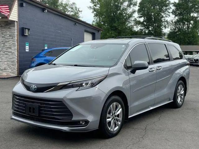 2023 Toyota Sienna Woodland Edition for sale in Bristol, CT