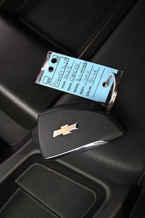 2025 Chevrolet Silverado 1500 2WD Crew Cab Short Bed Custom
