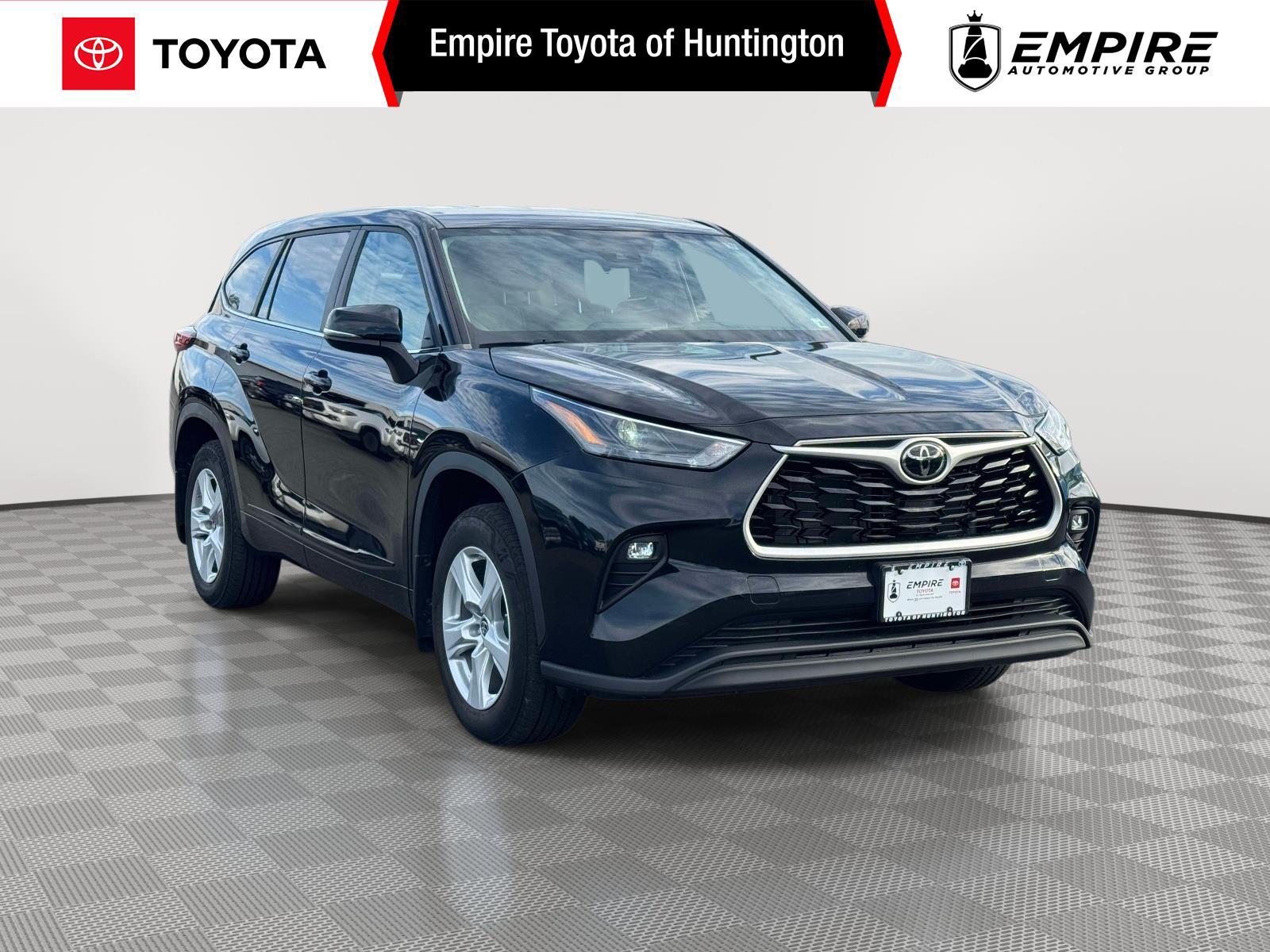Midnight Black Metallic 2023 Toyota Highlander LE AWD SUV / Crossover All-Wheel Drive Automatic