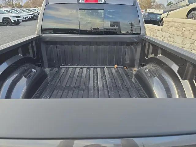 2026 Ram 1500 Warlock Crew Cab 4x4 5'7" Box