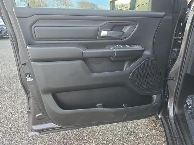 2026 Ram 1500 Warlock Crew Cab 4x4 5'7" Box