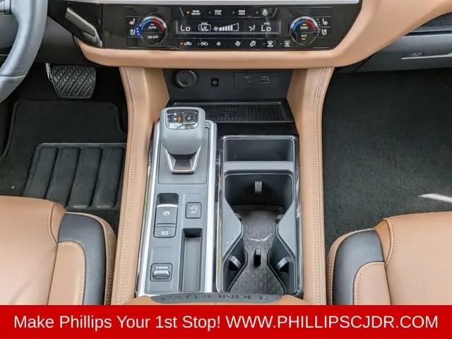2024 Nissan Pathfinder Platinum FWD