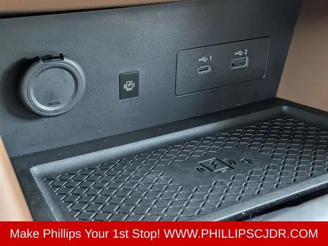 2024 Nissan Pathfinder Platinum FWD