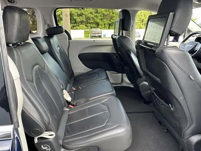 2017 Chrysler Pacifica Touring-L Plus