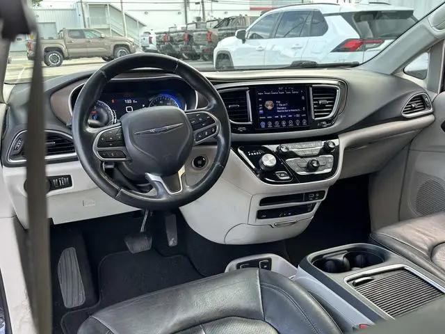 2017 Chrysler Pacifica Touring-L Plus