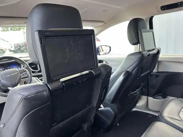 2017 Chrysler Pacifica Touring-L Plus