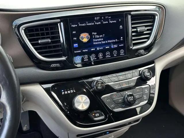 2017 Chrysler Pacifica Touring-L Plus
