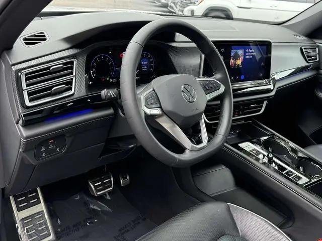 2024 Volkswagen Atlas Cross Sport 2.0T SEL Premium R-Line