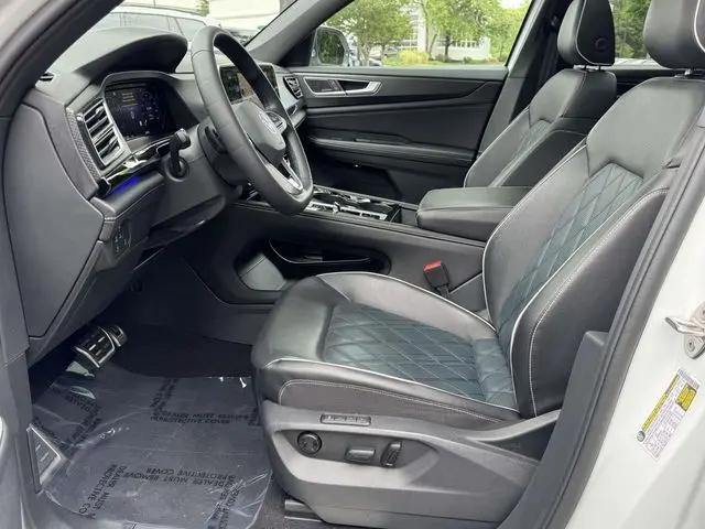 2024 Volkswagen Atlas Cross Sport 2.0T SEL Premium R-Line