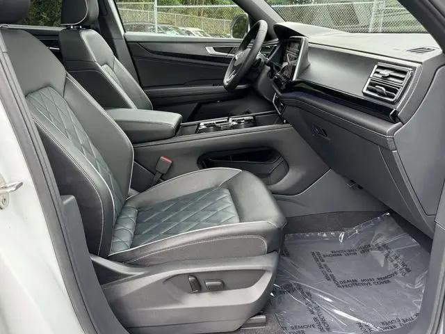 2024 Volkswagen Atlas Cross Sport 2.0T SEL Premium R-Line