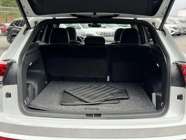 2024 Volkswagen Atlas Cross Sport 2.0T SEL Premium R-Line