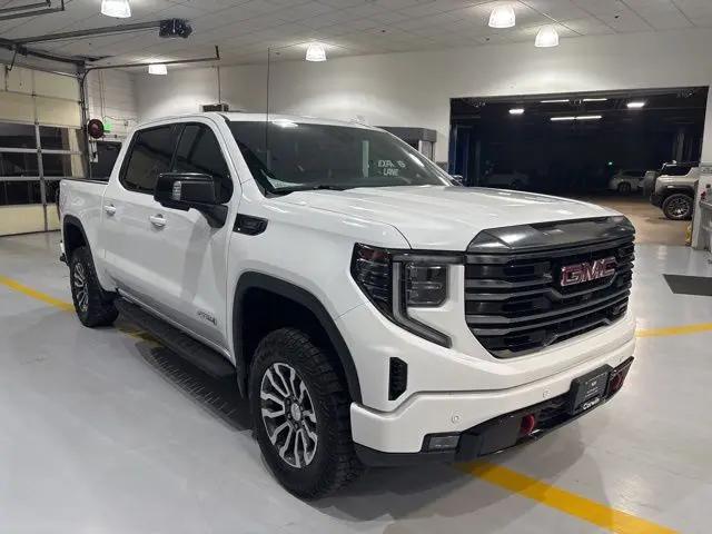 2023 GMC Sierra 1500 4WD Crew Cab Short Box AT4
