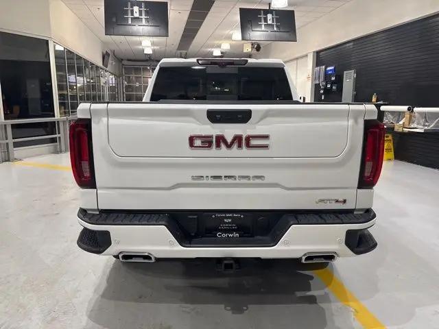 2023 GMC Sierra 1500 4WD Crew Cab Short Box AT4