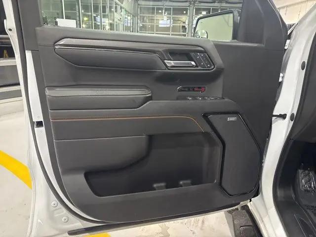 2023 GMC Sierra 1500 4WD Crew Cab Short Box AT4